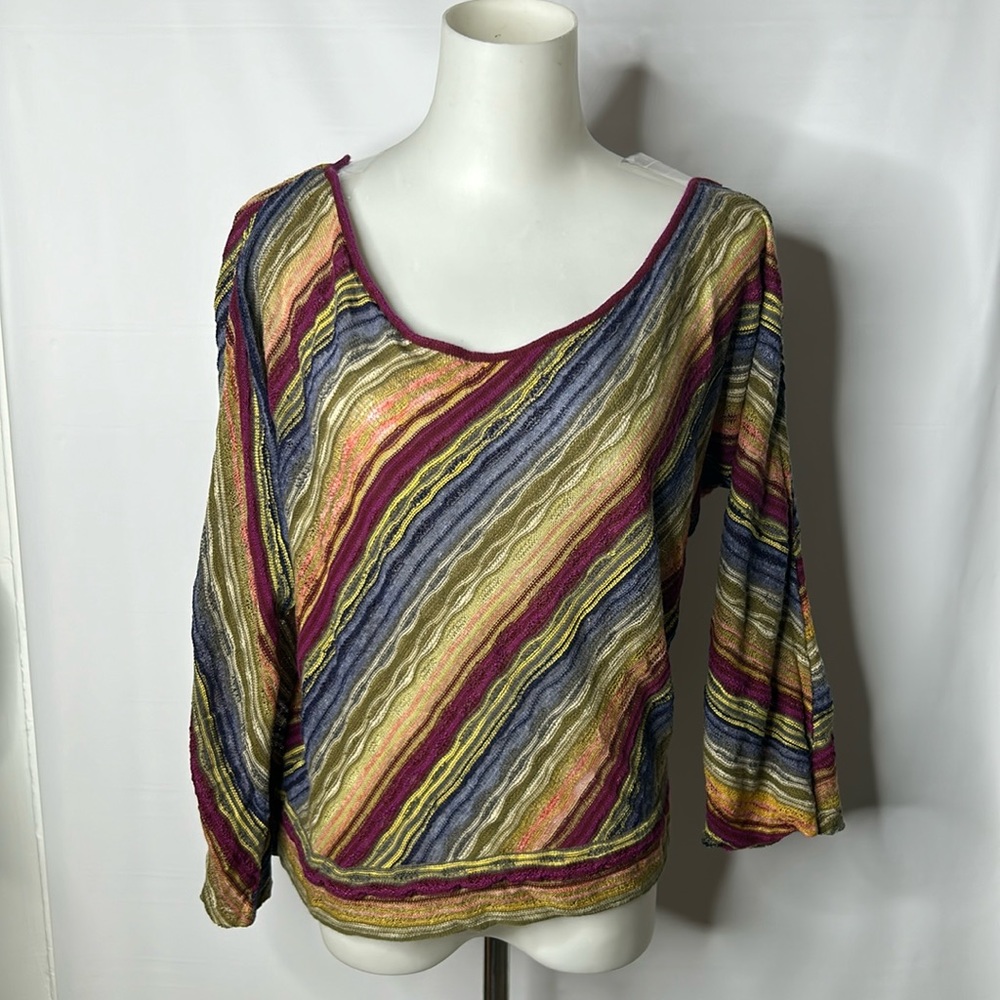 Three people multiple color top small